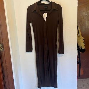 Line and dot brown dress